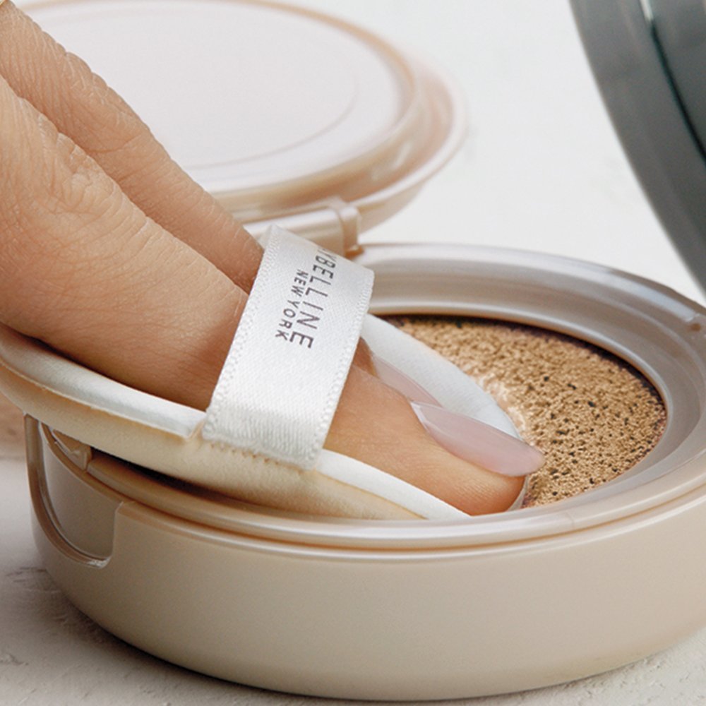 MAYBELLINE Dream Cushion Liquid Foundation.