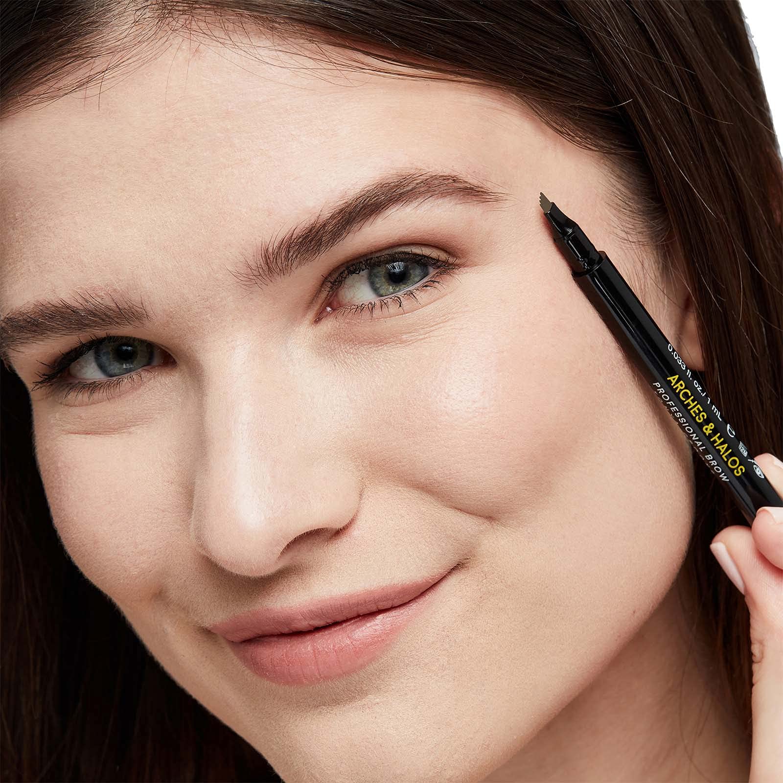 Lápiz de microblading para dar forma a las cejas ARCHES & HALOS
