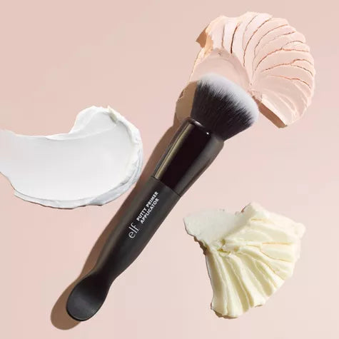Pincel y aplicador de base de masilla de Elf Cosmetics