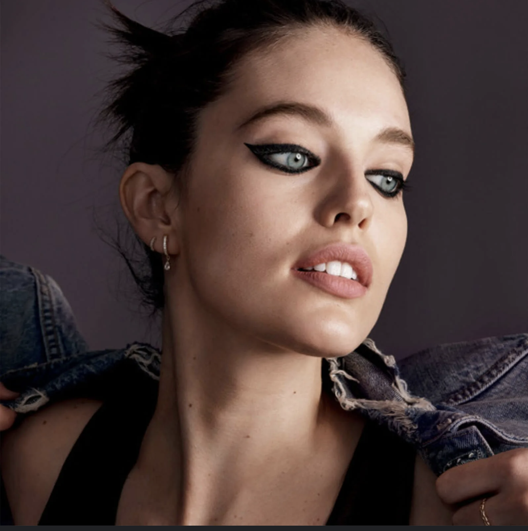 Lápiz delineador en gel de ojos a prueba de agua de 36 horas de MAYBELLINE Tattoo Studio