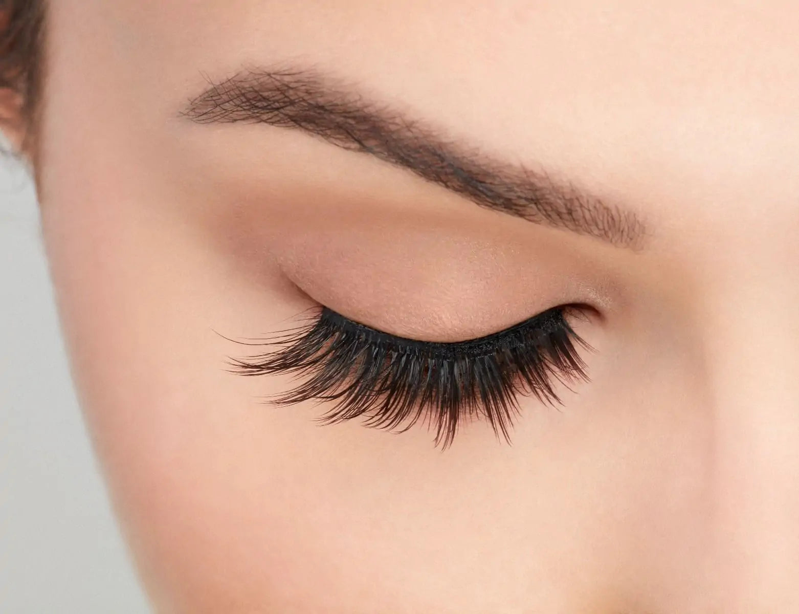 ARDELL Mega Volume Eyelashes.