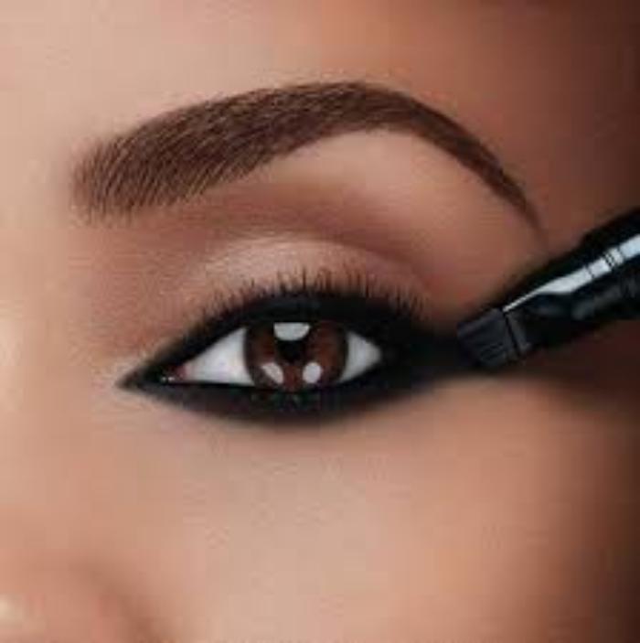 Delineador de ojos en ángulo Kajal 2 en 1 REVLON Color Stay