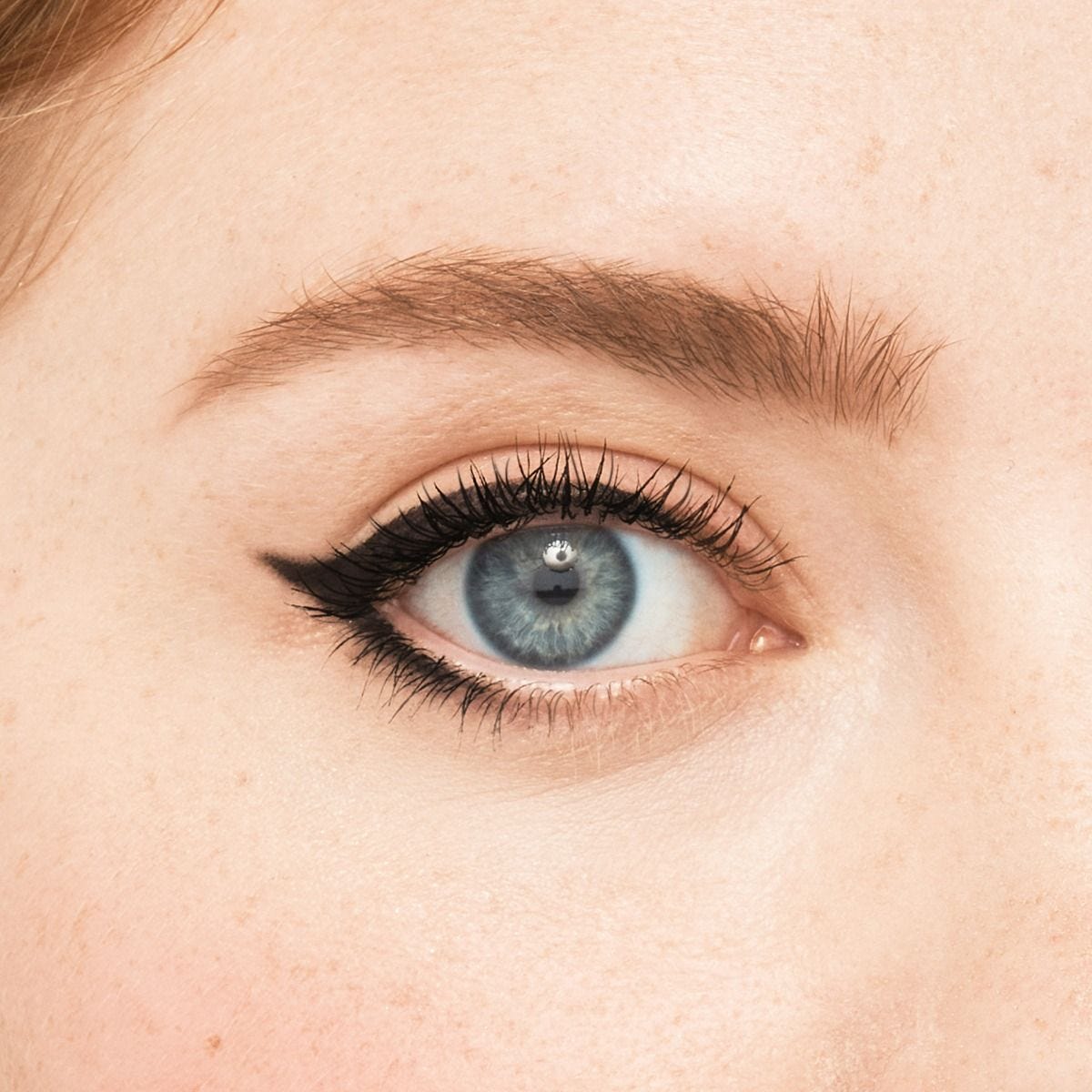 Delineador de ojos en gel Make Her Gel-ous de JOAH Beauty