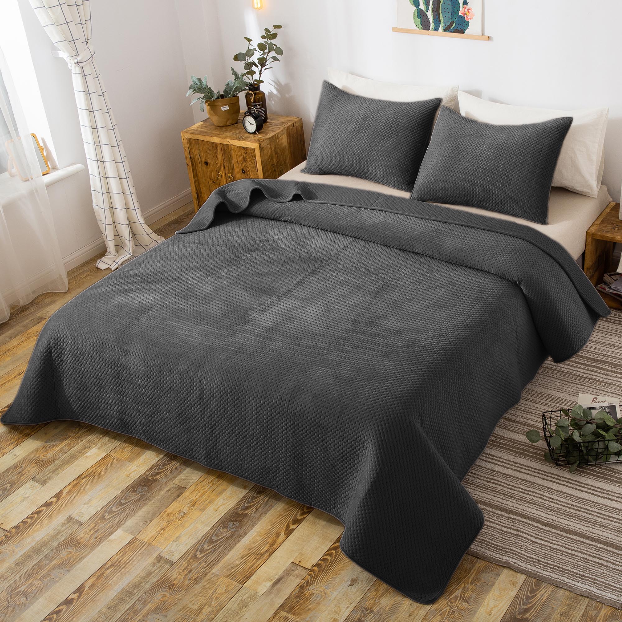 Kasentex All Season Cozy Velvet Quilt Set with Shams, Queen, King, Room Decor, Graduation Gifts