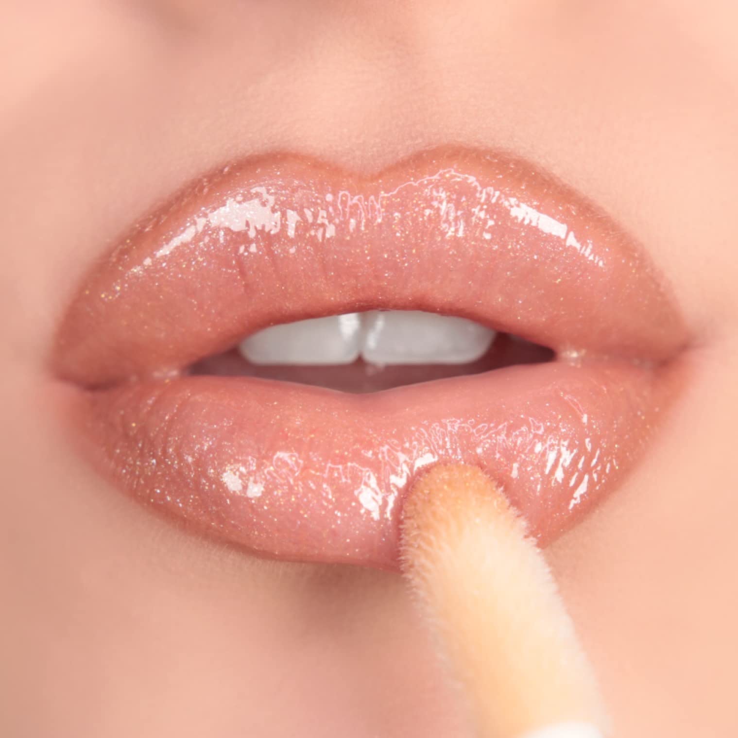 REVOLUTION Shimmer Bomb Lip Gloss