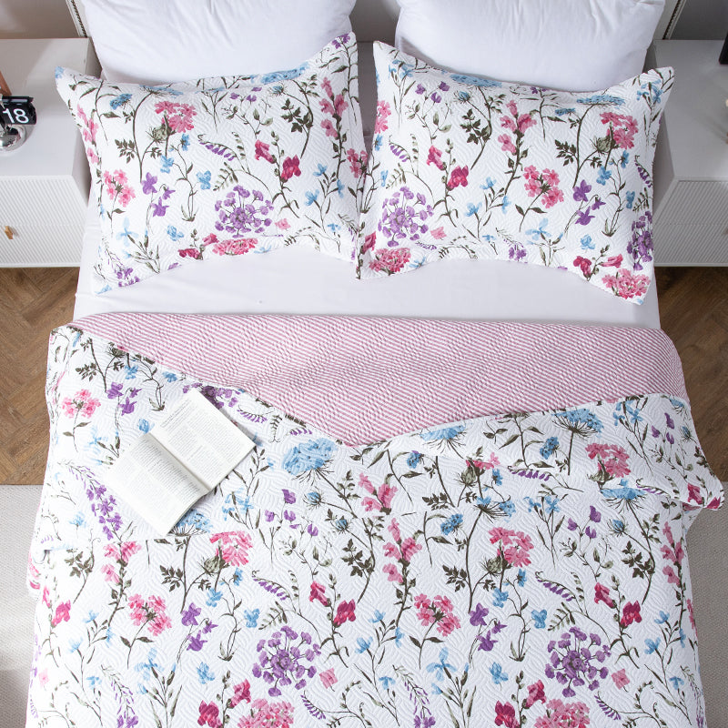 Kasentex Floral Quilt Set - Lightweight & Reversible - Cozy & Stylish Bedding - Machine Washable, Room Decor, Graduation Gifts