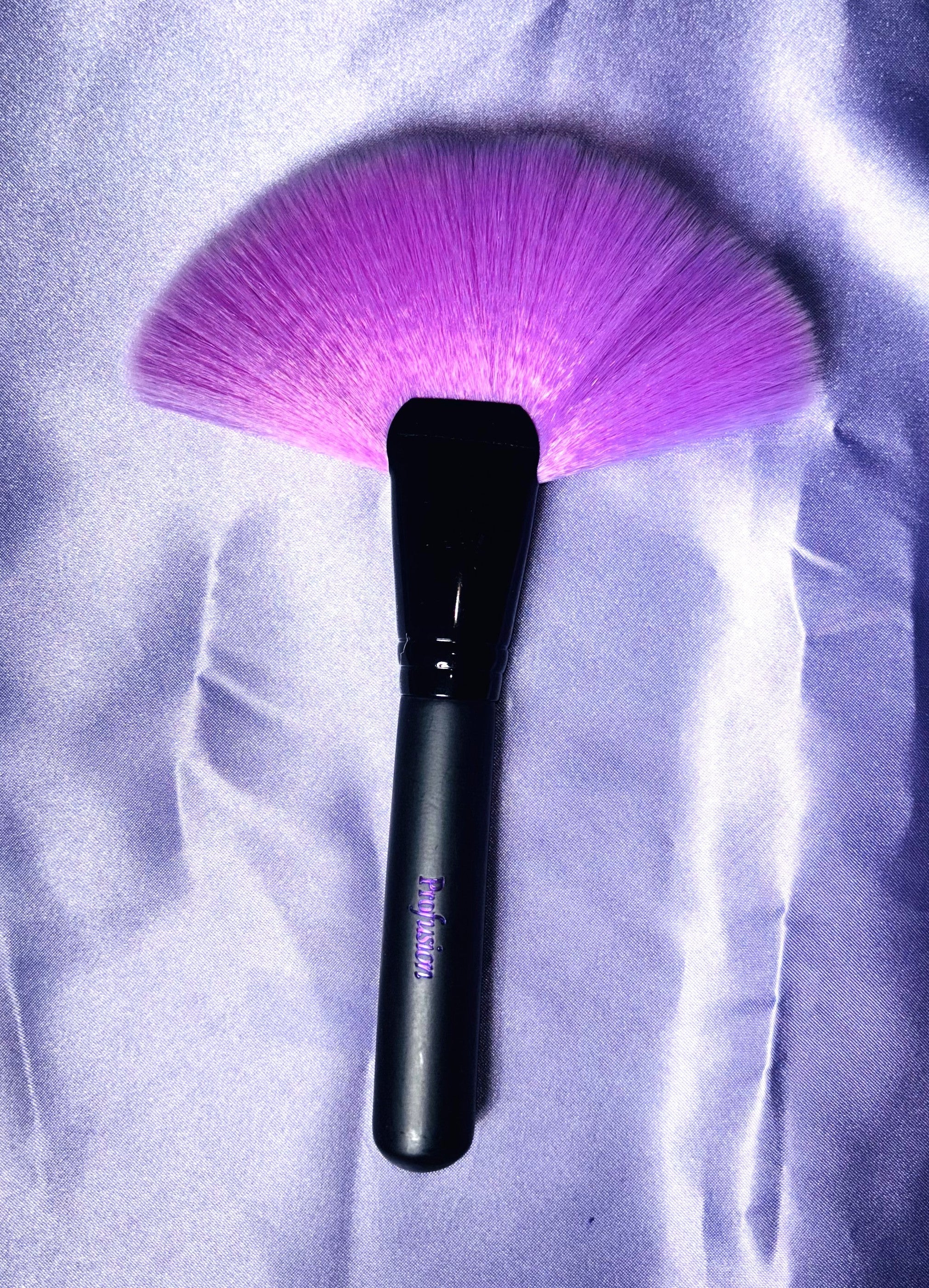 PROLUX Powder Fan Brush