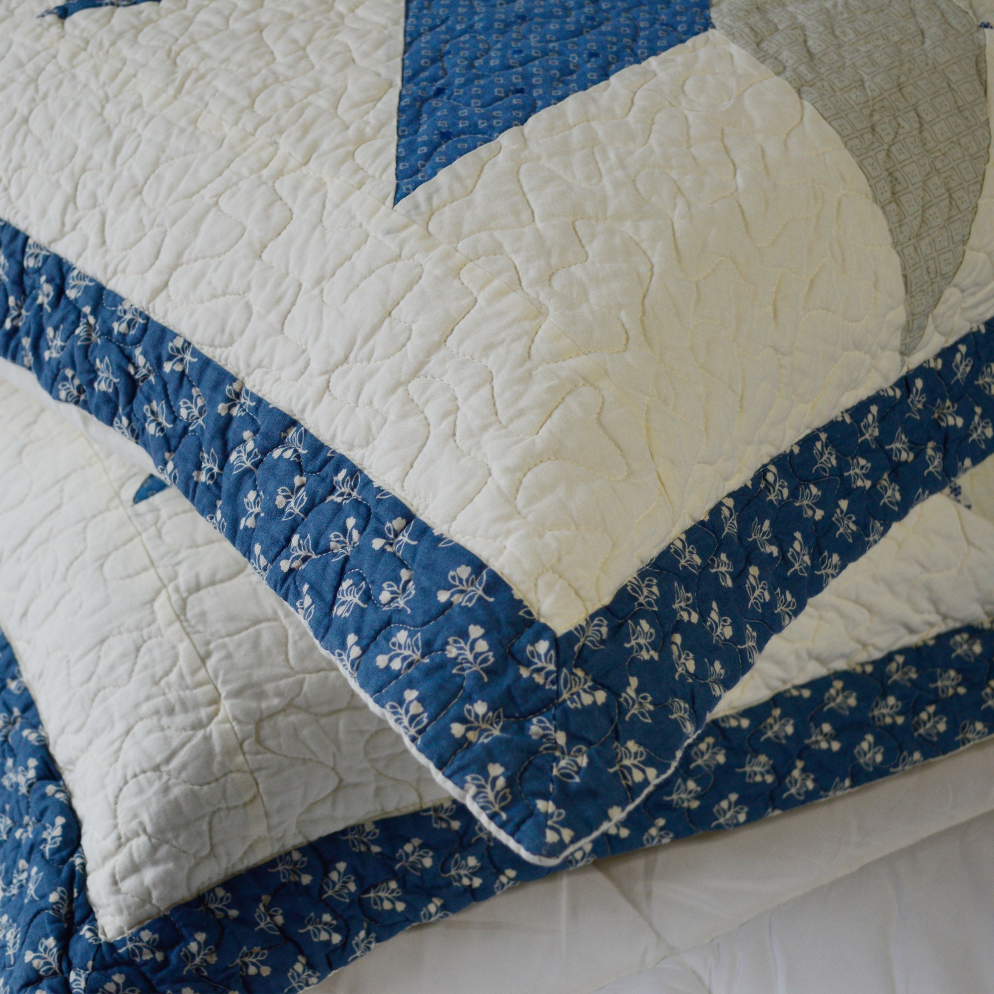 Kasentex 100% Cotton Summer Diamond Blue Patchwork Quilt King Size Pillow Sham, Boho Style, Motif Blue and Ivory, Room Decor, Graduation Gifts