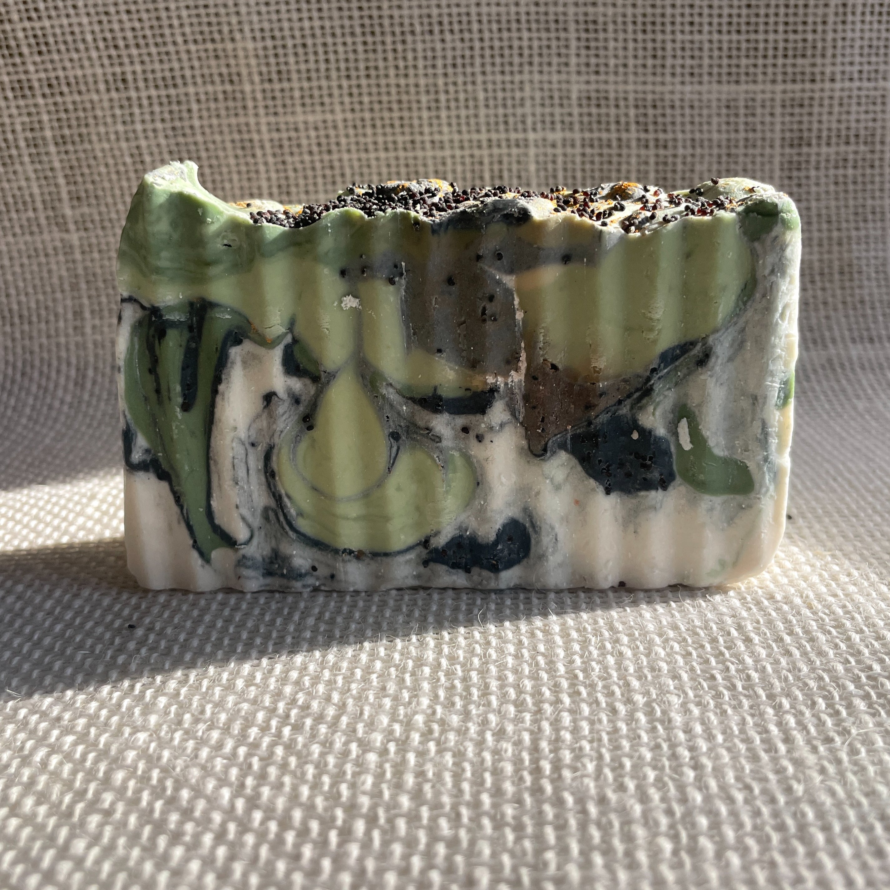 Soap - Tonka Bean, Oud (Exfoliating)