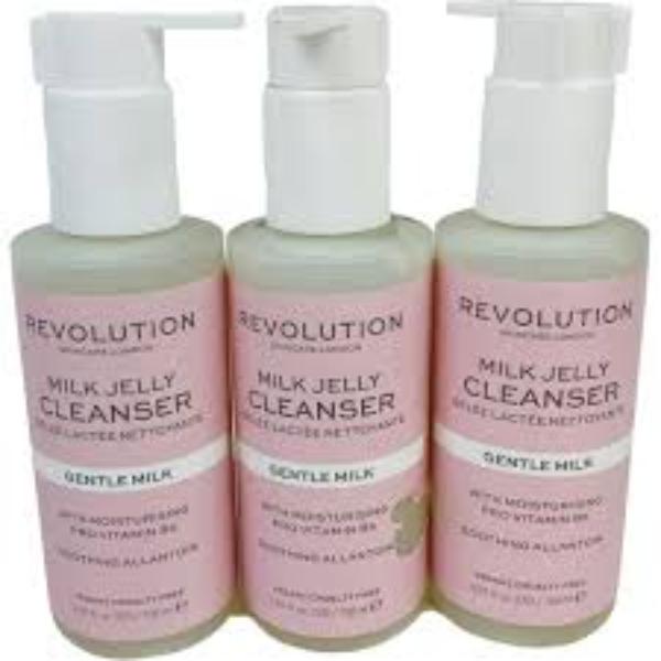 REVOLUTION Skincare Gentle Milk Jelly Cleanser