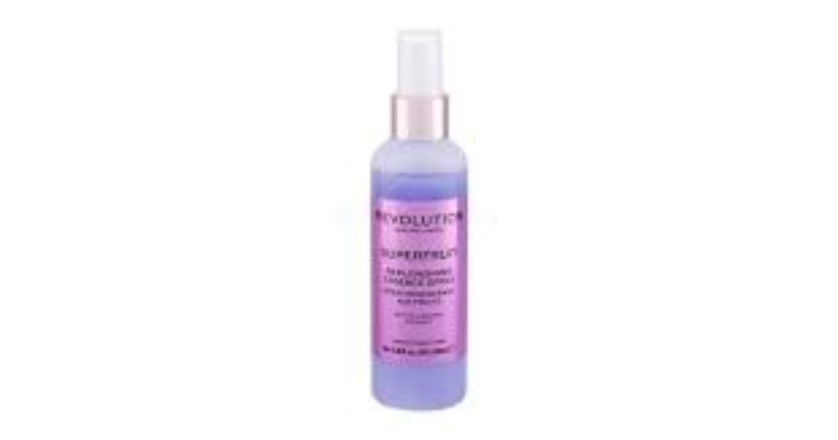 REVOLUTION Skincare Superfruit Essence Spray