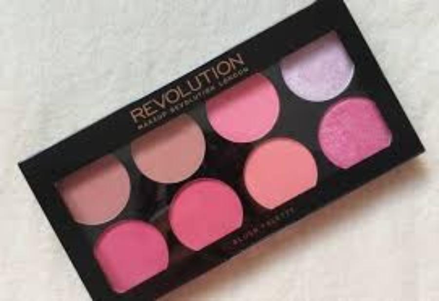 REVOLUTION Ultra Blush Palette Sugar & Spice