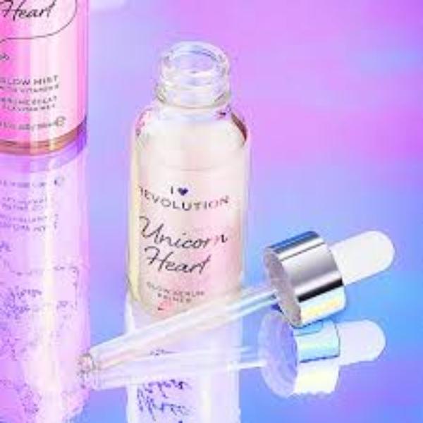 REVOLUTION Unicorn Heart Glow Serum Primer