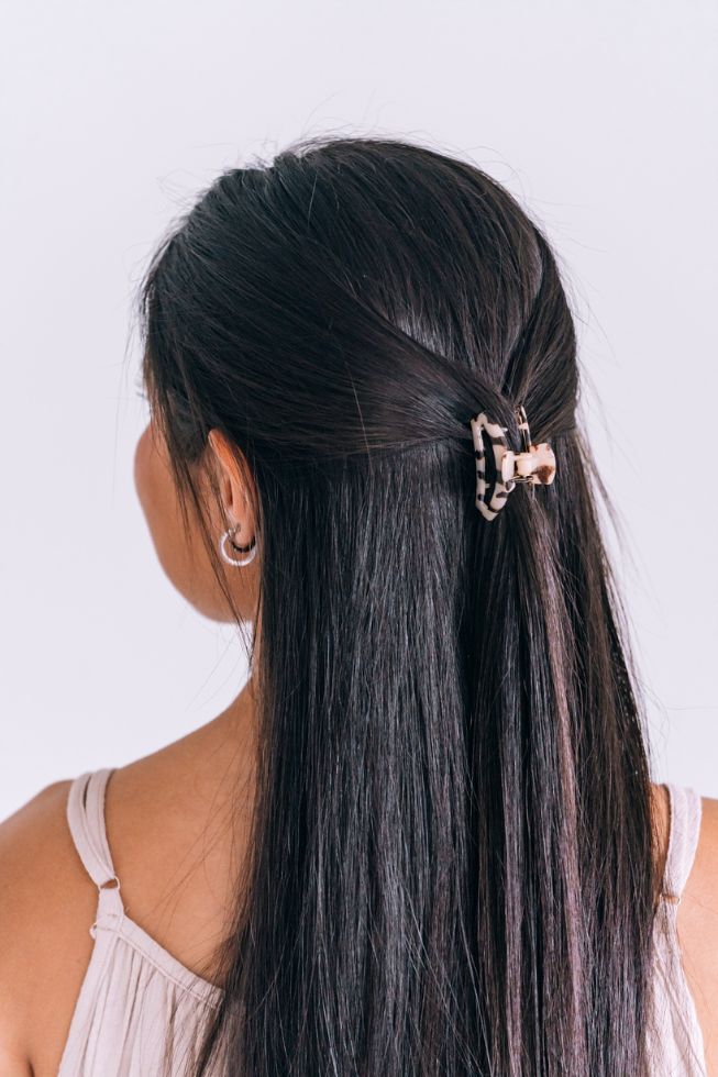 Open Blonde Tortoise Tiny Claw Hair Clip