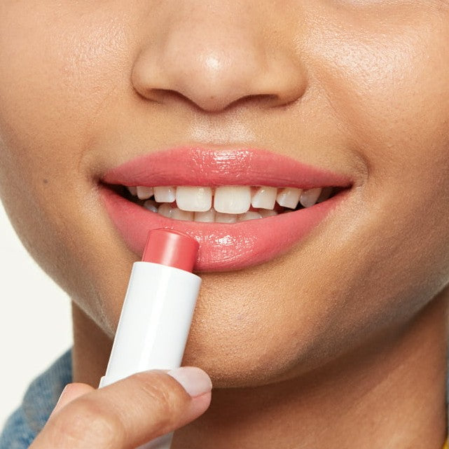 Bálsamo labial con color Clean Fresh de COVERGIRL